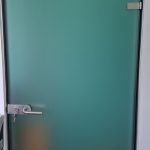 Γυάλινη Πόρτα 3